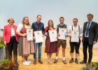 Landkreis Aichach-Friedberg
Barbara Schretter RPin, Sarah Becke, Andreas Treffler, Maria Pflugmacher, Josef Gamperl, Adrian Mahl, Markus Eggenmüller Bereichsleiter Landwirtschaft AELF Augsburg